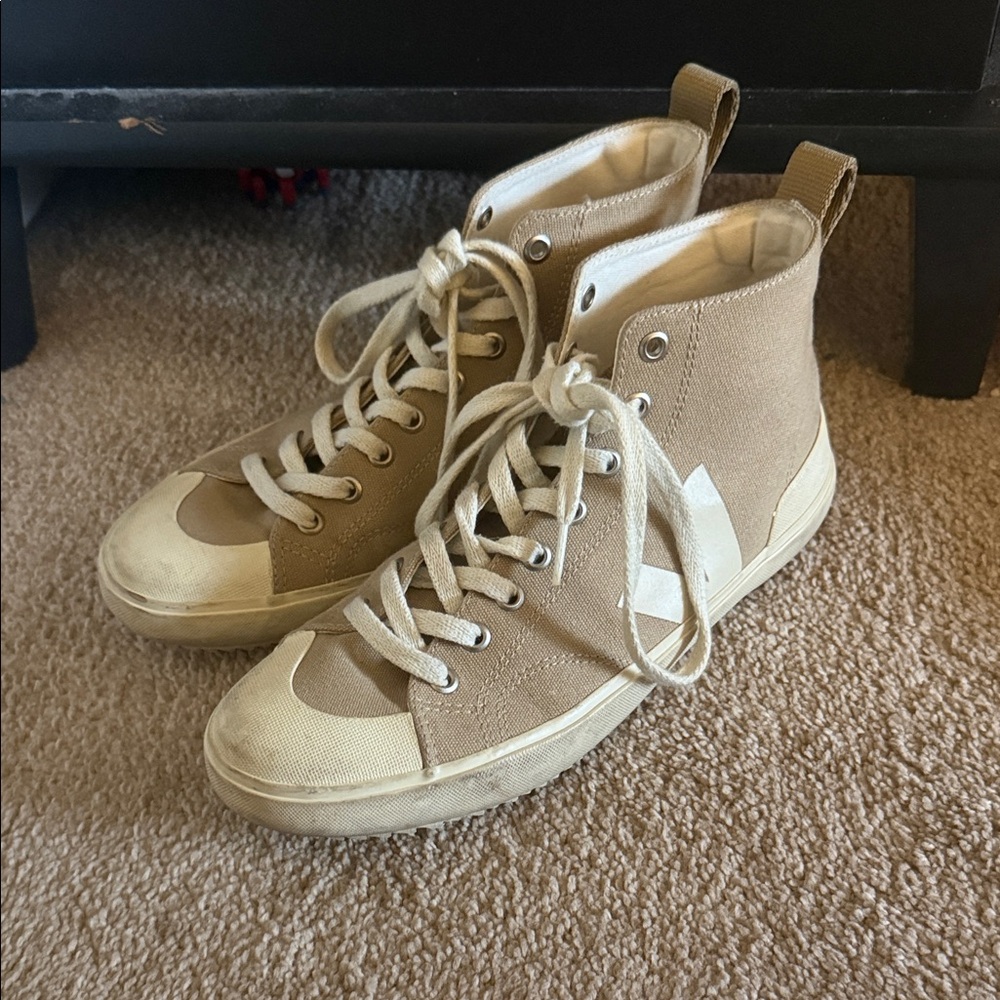 Veja Sneakers